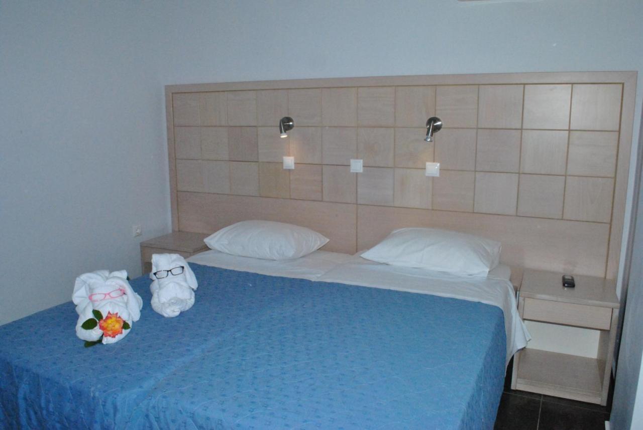Hotel Aris Tolón Buitenkant foto